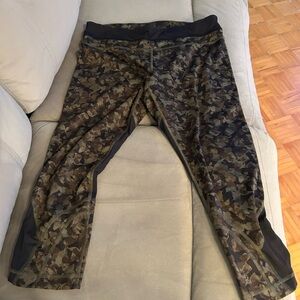 Lululemon Athletica Camouflage Leggings size 10